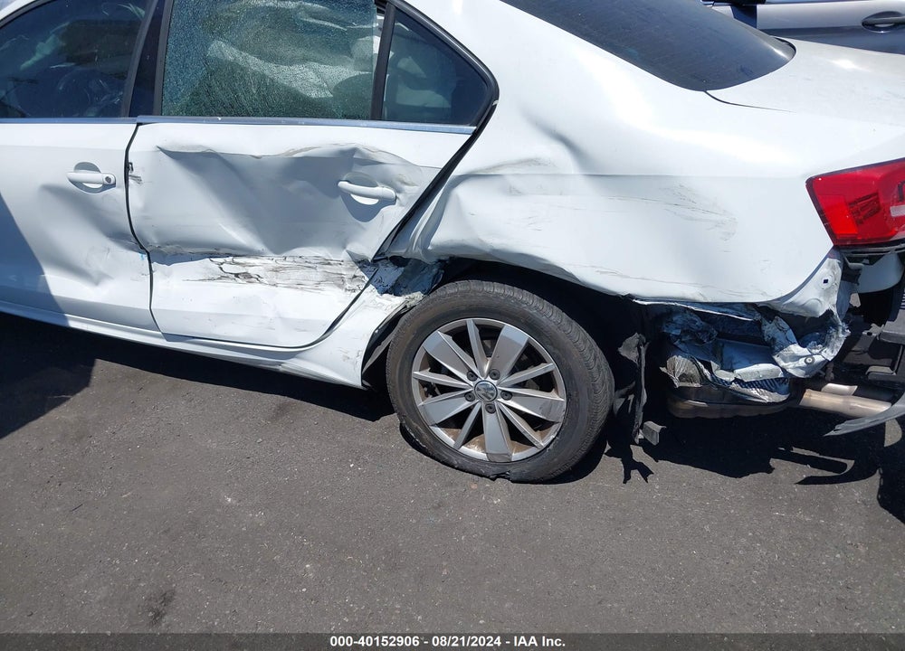 2015 VOLKSWAGEN JETTA 2.0L TDI SE VIN: 3VWLA7AJ0FM422413