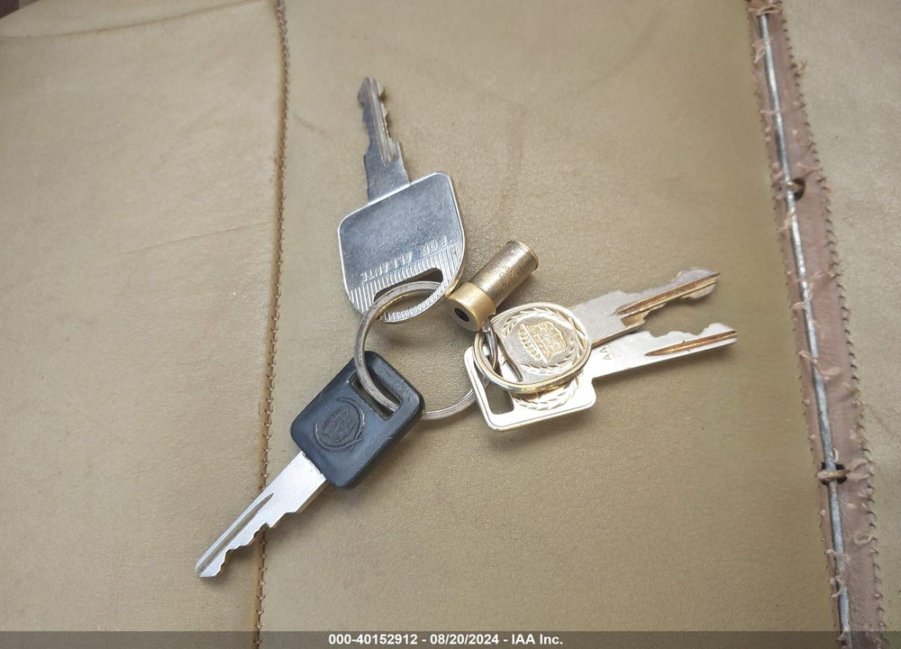 1988 CADILLAC ALLANTE VIN: 1G6VR3175JU102013