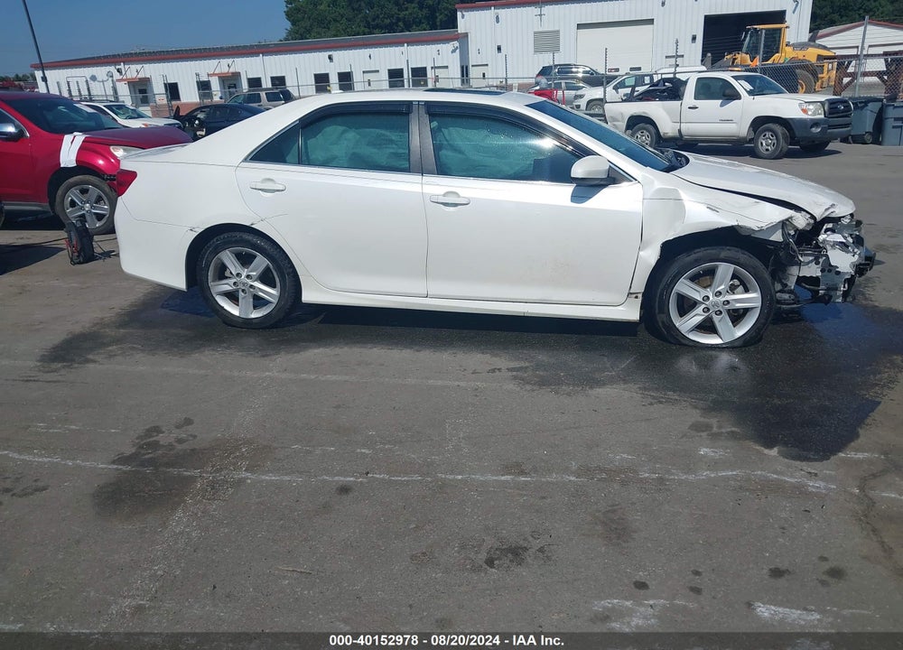 2014 TOYOTA CAMRY SE VIN: 4T1BF1FK6EU833805