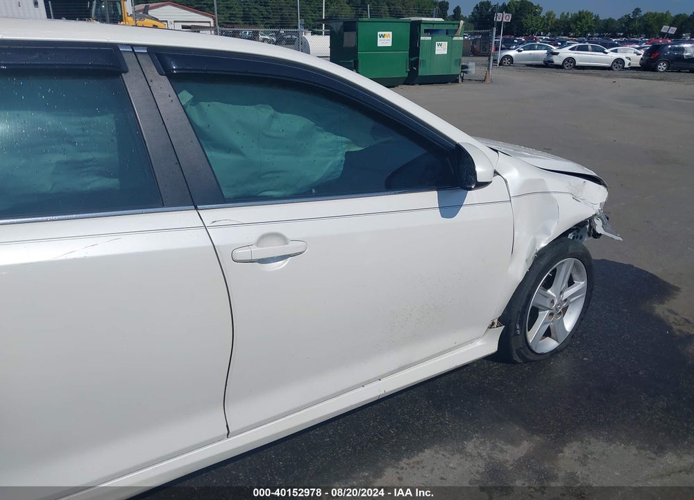 2014 TOYOTA CAMRY SE VIN: 4T1BF1FK6EU833805