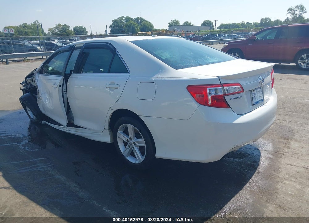 2014 TOYOTA CAMRY SE VIN: 4T1BF1FK6EU833805