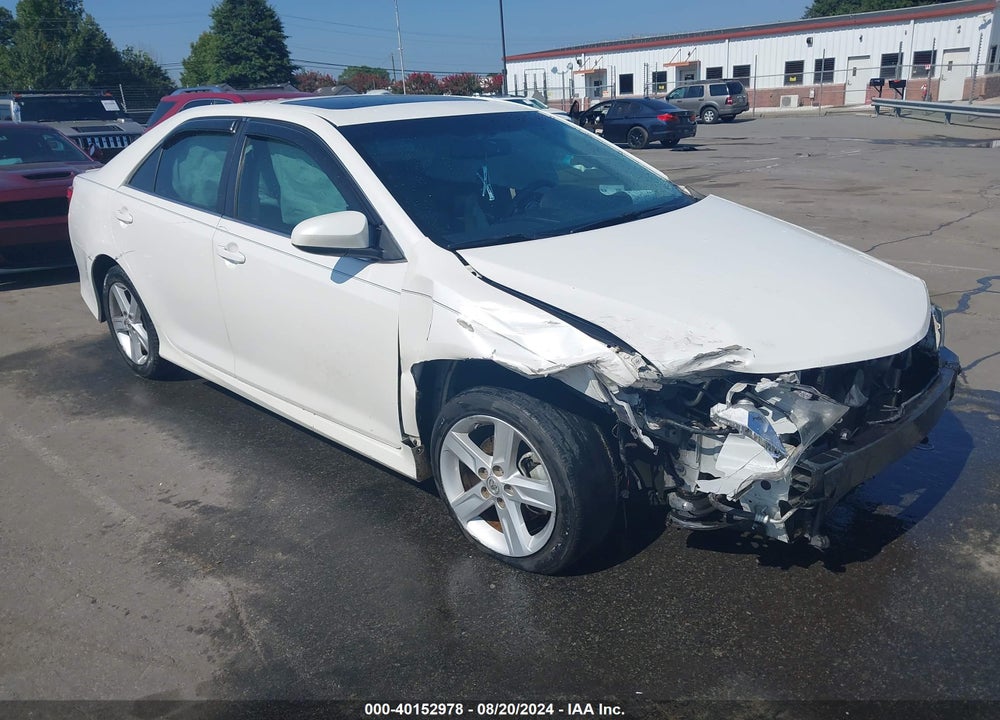 2014 TOYOTA CAMRY SE VIN: 4T1BF1FK6EU833805