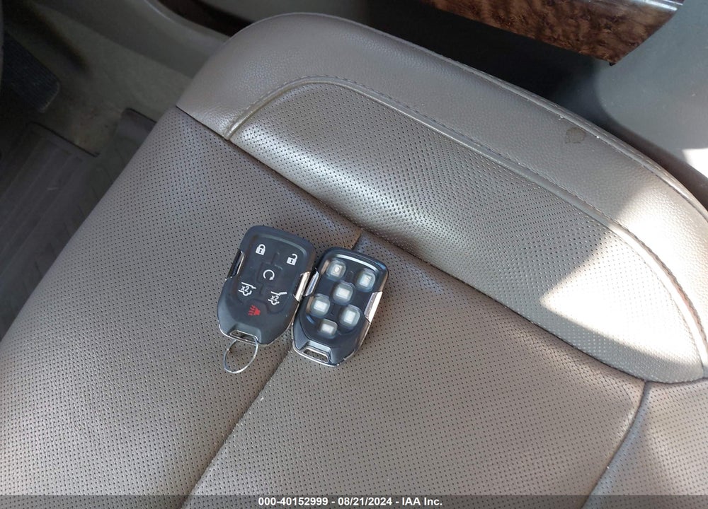 2017 CHEVROLET SUBURBAN PREMIER VIN: 1GNSKJKC1HR148284