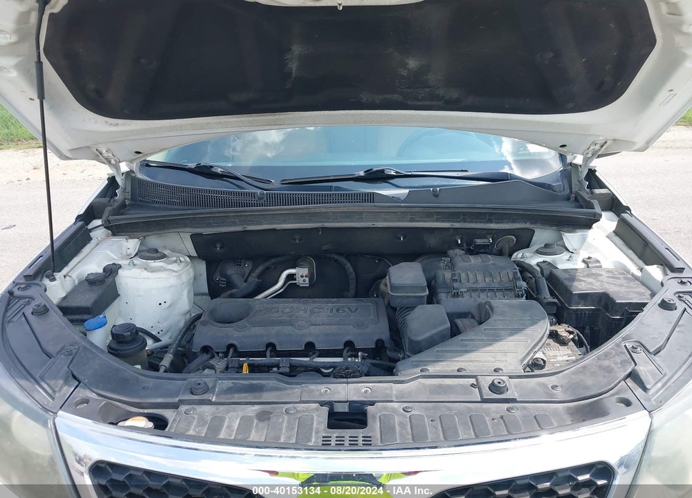 2011 KIA SORENTO LX VIN: 5XYKT3A14BG009158