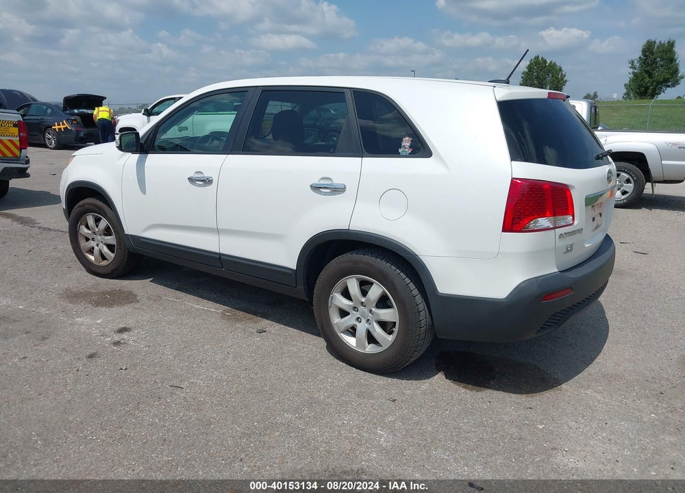 2011 KIA SORENTO LX VIN: 5XYKT3A14BG009158