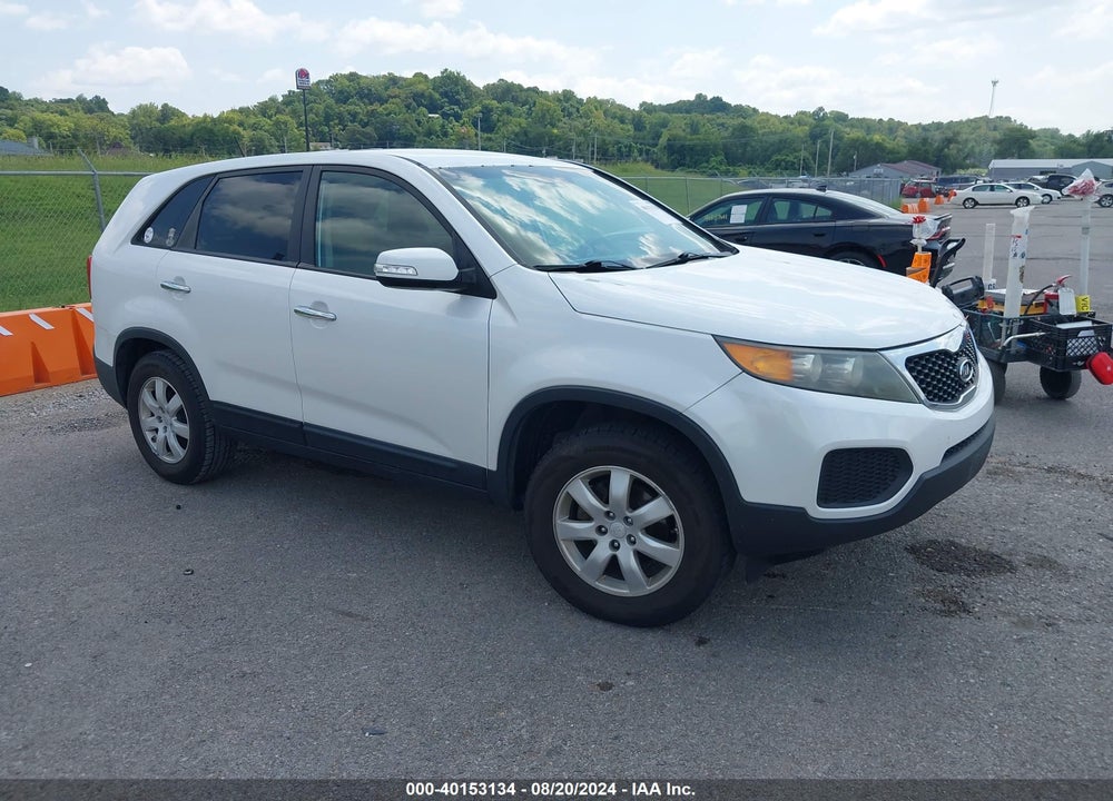 2011 KIA SORENTO LX VIN: 5XYKT3A14BG009158