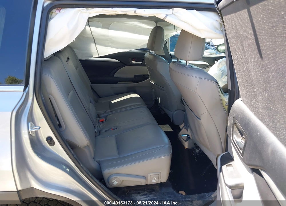 2015 TOYOTA HIGHLANDER XLE V6 VIN: 5TDJKRFH9FS214524