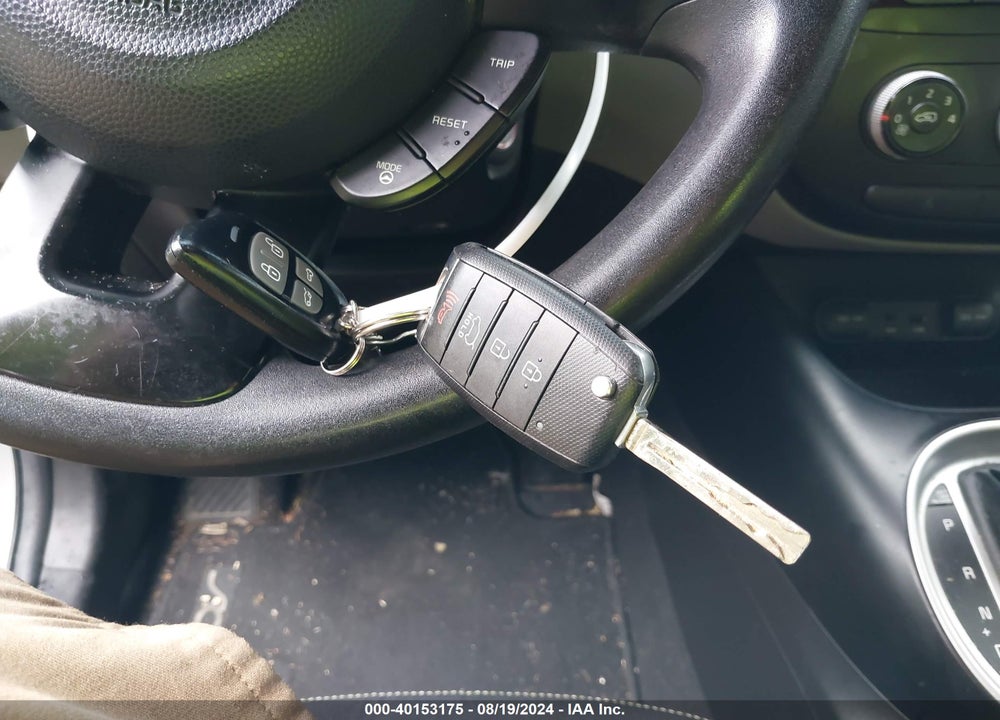 2014 KIA SOUL VIN: KNDJP3A52E7719647