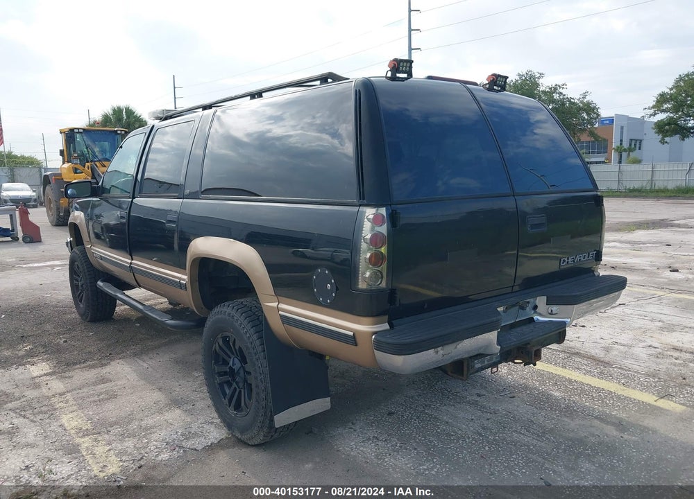 1999 CHEVROLET SUBURBAN 1500 LT VIN: 1GNFK16R0XJ408512