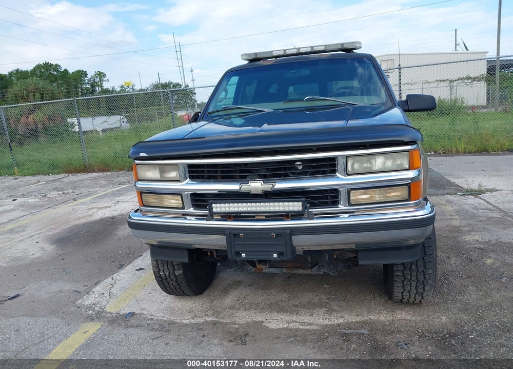 1999 CHEVROLET SUBURBAN 1500 LT VIN: 1GNFK16R0XJ408512