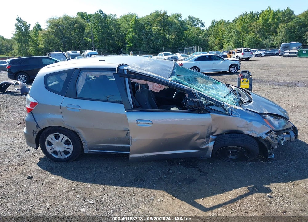 2010 HONDA FIT VIN: JHMGE8H20AS003618