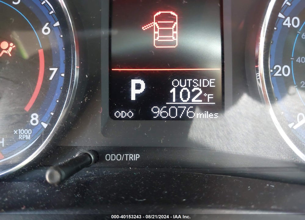 2018 TOYOTA COROLLA LE VIN: 5YFBURHE6JP794012