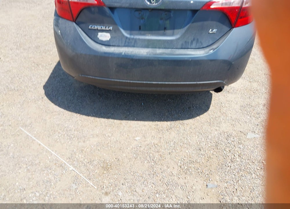2018 TOYOTA COROLLA LE VIN: 5YFBURHE6JP794012