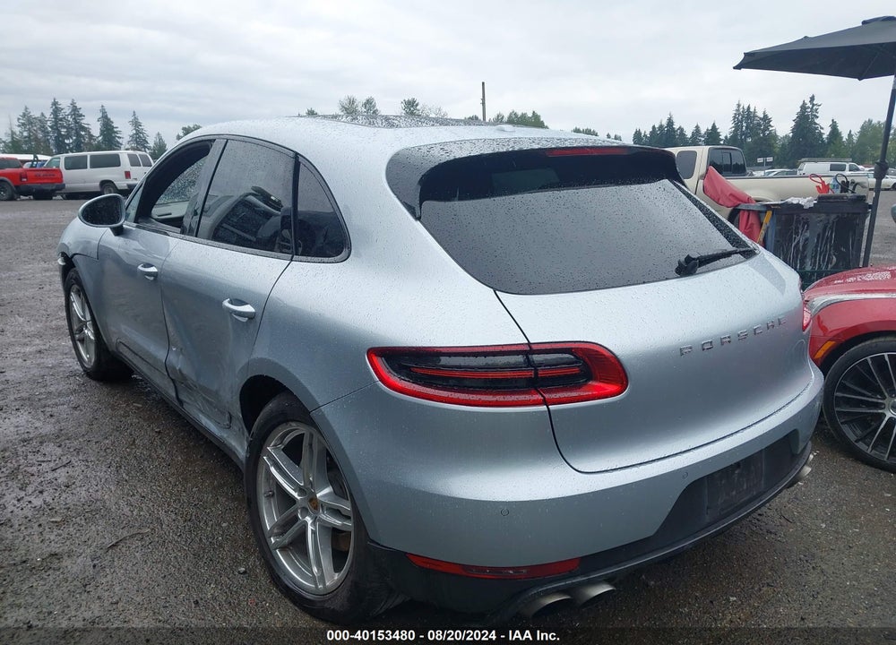 2017 PORSCHE MACAN S VIN: WP1AB2A52HLB13218