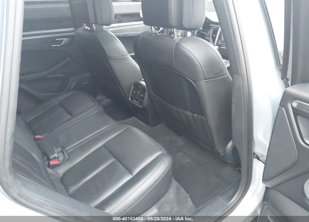 2017 PORSCHE MACAN S VIN: WP1AB2A52HLB13218