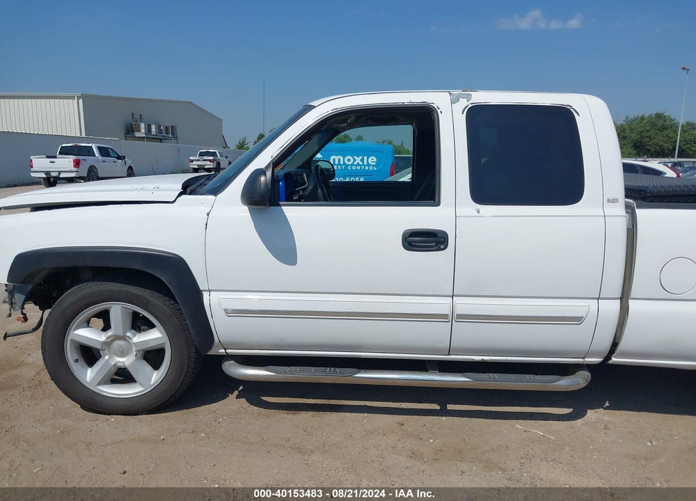 2003 CHEVROLET SILVERADO 1500 LS VIN: 2GCEC19V131178722