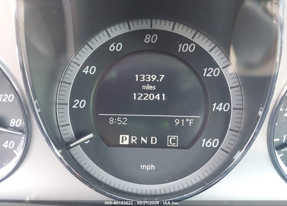 2010 MERCEDES-BENZ C 300 LUXURY/SPORT VIN: WDDGF5EB9AR092135