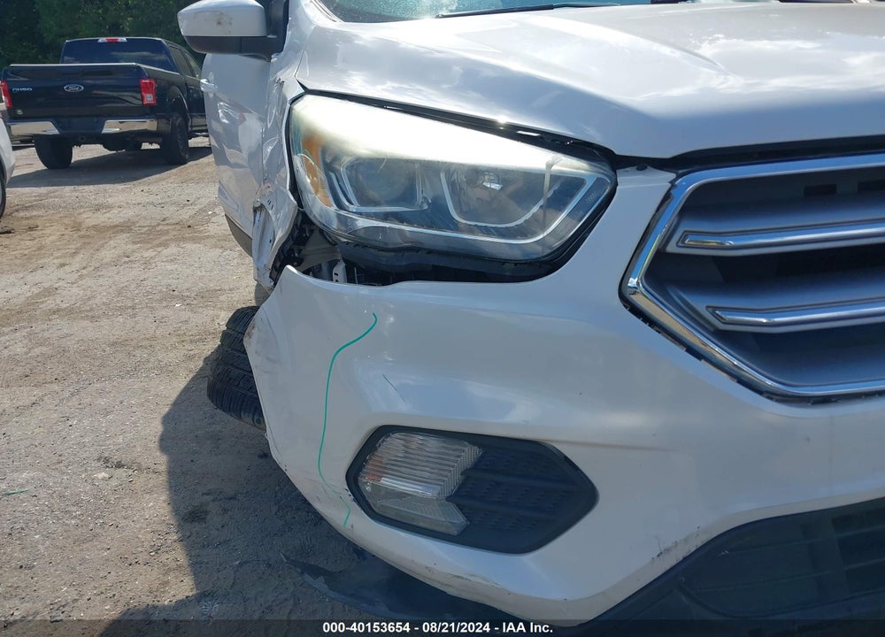2017 FORD ESCAPE SE VIN: 1FMCU9GDXHUA86819