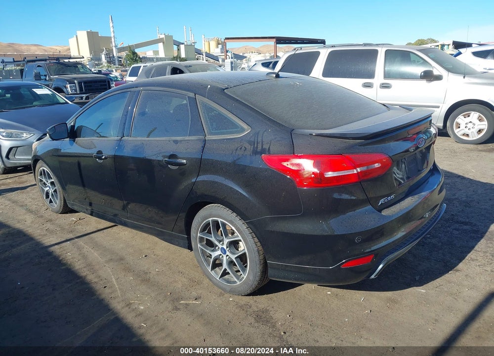 2016 FORD FOCUS SE VIN: 1FADP3F24GL225804