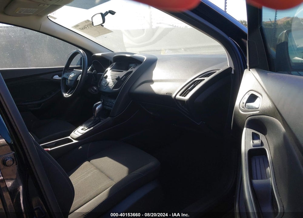 2016 FORD FOCUS SE VIN: 1FADP3F24GL225804