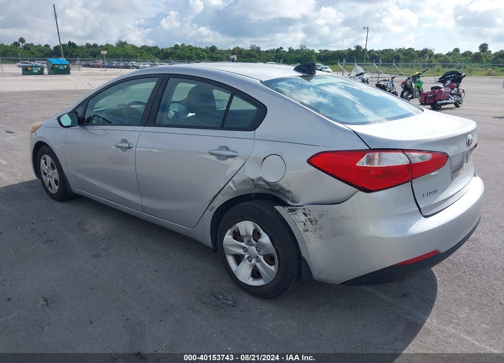 2015 KIA FORTE LX VIN: KNAFK4A62F5390879