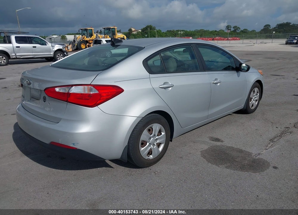 2015 KIA FORTE LX VIN: KNAFK4A62F5390879