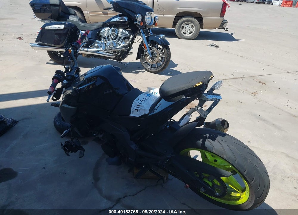 2022 CF MOTO 650NK VIN: LCEPEVLB8N6000035