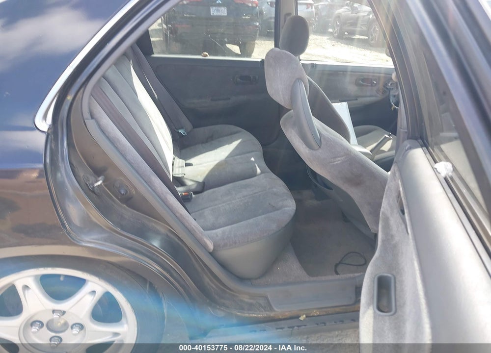 1994 HONDA CIVIC LX VIN: 1HGEG865XRL051652