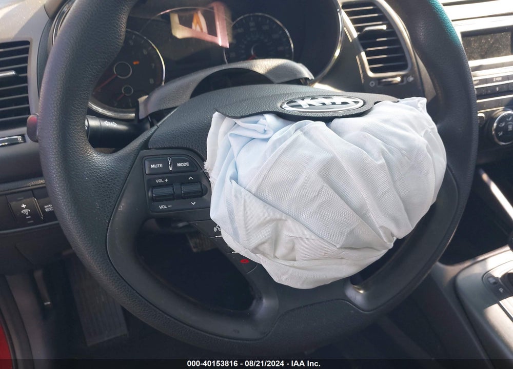 2015 KIA FORTE LX VIN: KNAFX4A66F5318648