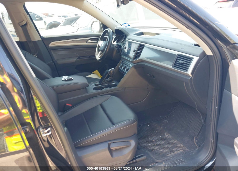 2021 VOLKSWAGEN ATLAS 3.6L V6 SE W/TECHNOLOGY R-LINE VIN: 1V2NR2CAXMC559358