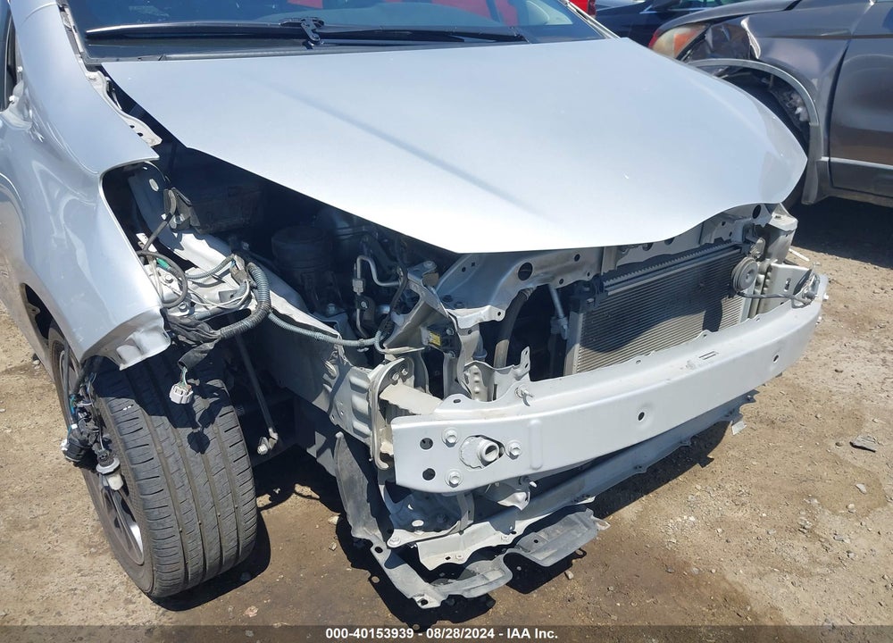 2015 TOYOTA YARIS SE VIN: VNKKTUD35FA015373