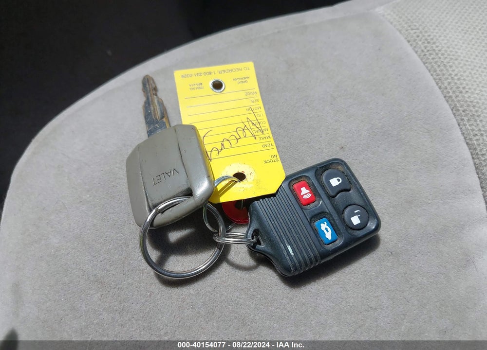 2006 MERCURY GRAND MARQUIS GS VIN: 2MEFM74V56X620932
