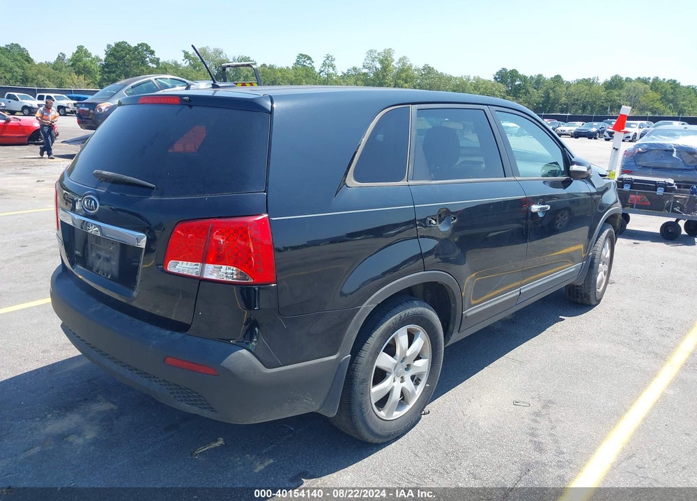 2013 KIA SORENTO LX VIN: 5XYKT3A12DG374831