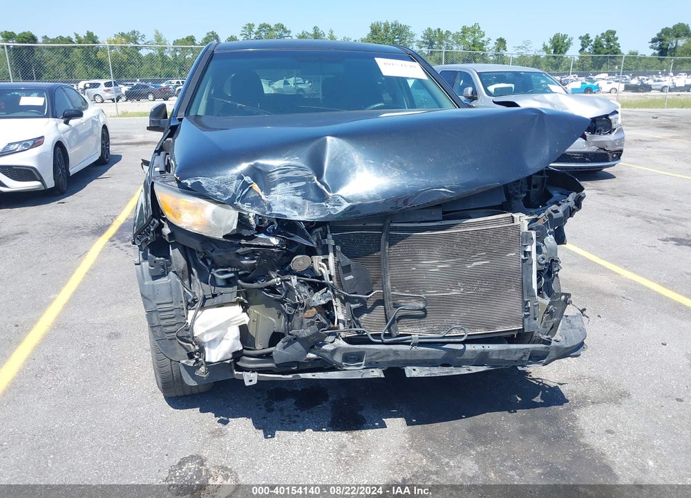 2013 KIA SORENTO LX VIN: 5XYKT3A12DG374831