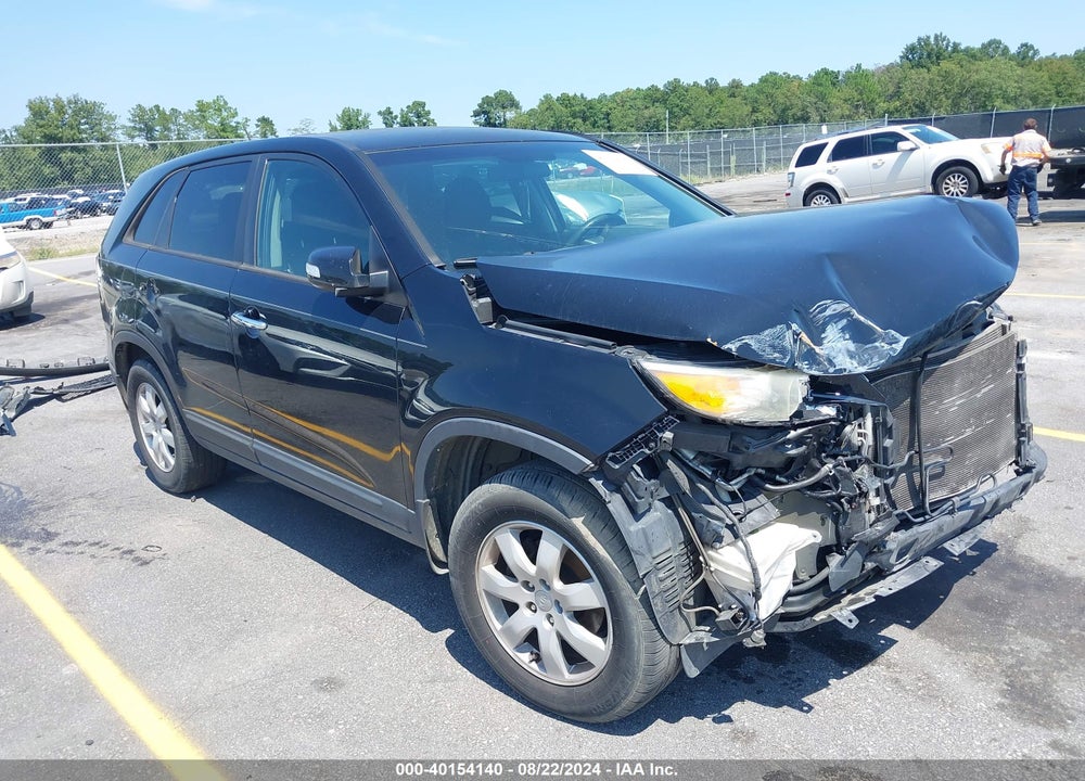 2013 KIA SORENTO LX VIN: 5XYKT3A12DG374831