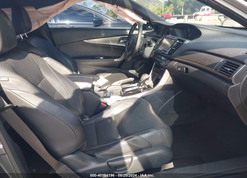 2017 HONDA ACCORD VIN: 1HGCT1B82HA006550