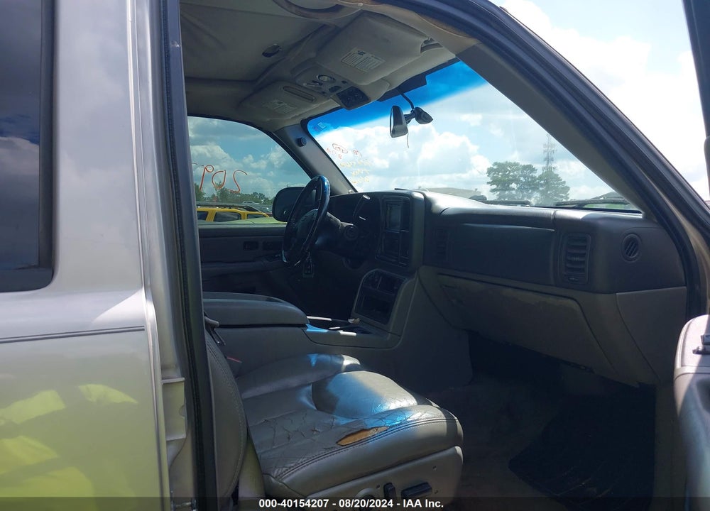 2005 CHEVROLET TAHOE LT VIN: 1GNEC13TX5R209314