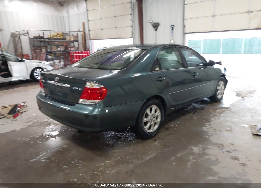 2005 TOYOTA CAMRY XLE VIN: 4T1BE32K55U004812
