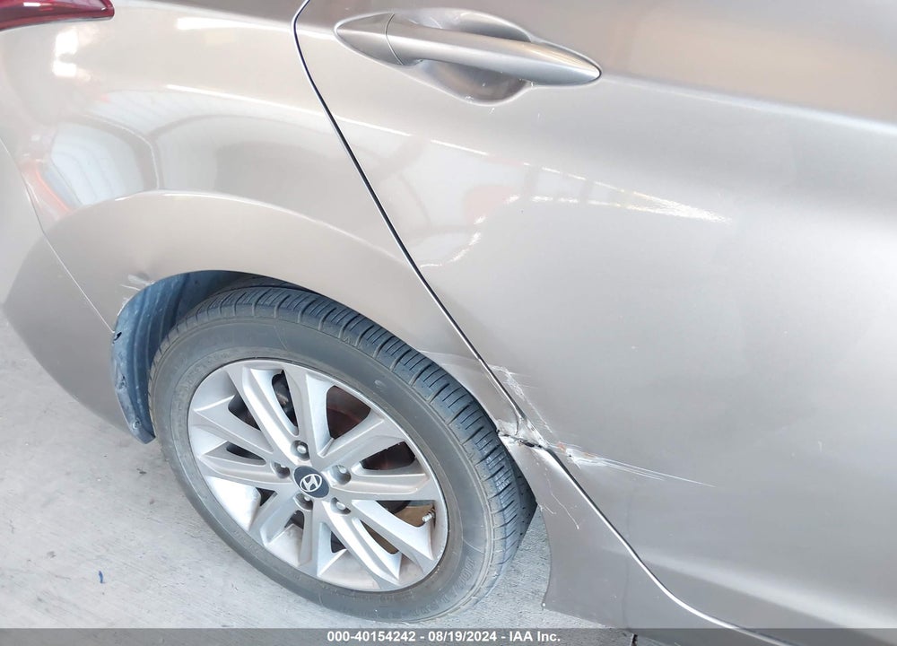 2015 HYUNDAI ELANTRA SE VIN: 5NPDH4AE5FH630832