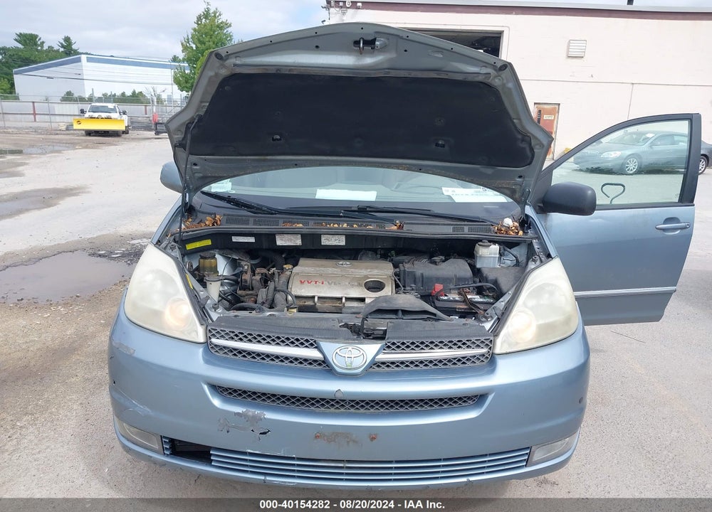 2004 TOYOTA SIENNA XLE LIMITED VIN: 5TDBA22C74S008009
