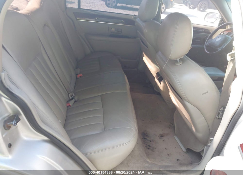 2003 LINCOLN TOWN CAR SIGNATURE VIN: 1LNHM82W33Y626988