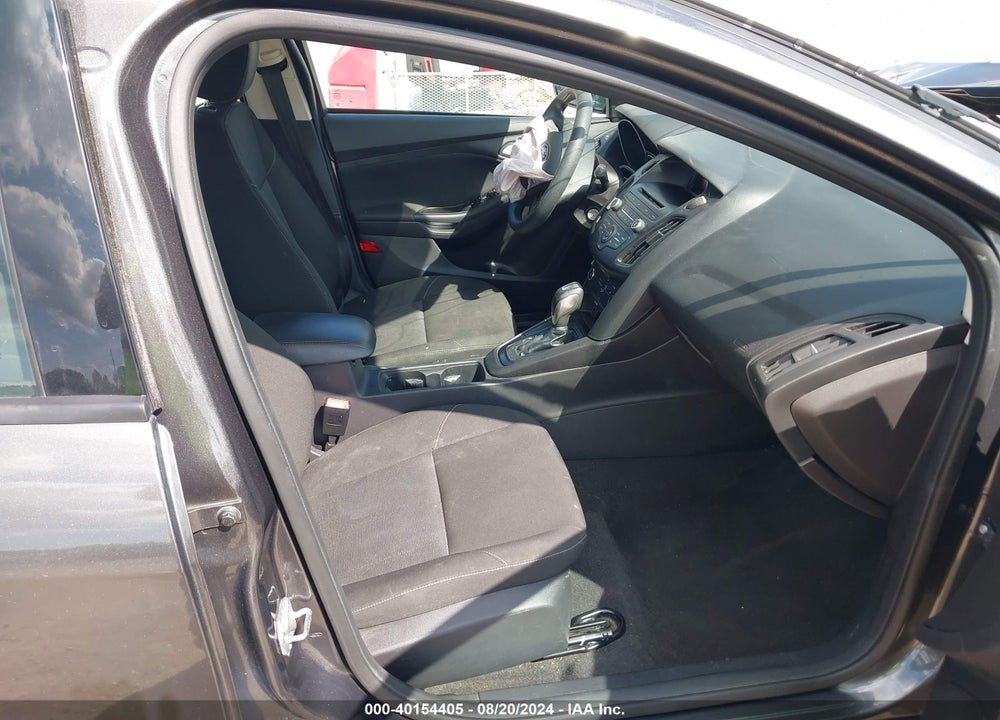 2015 FORD FOCUS SE VIN: 1FADP3F28FL228834