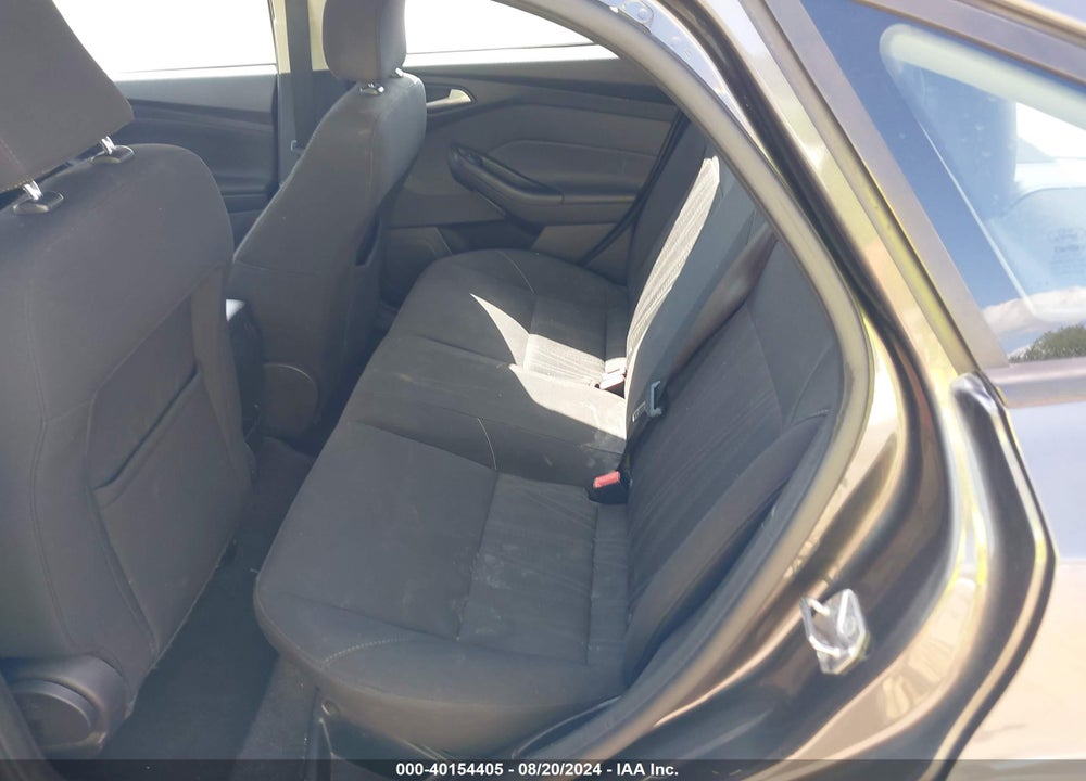 2015 FORD FOCUS SE VIN: 1FADP3F28FL228834