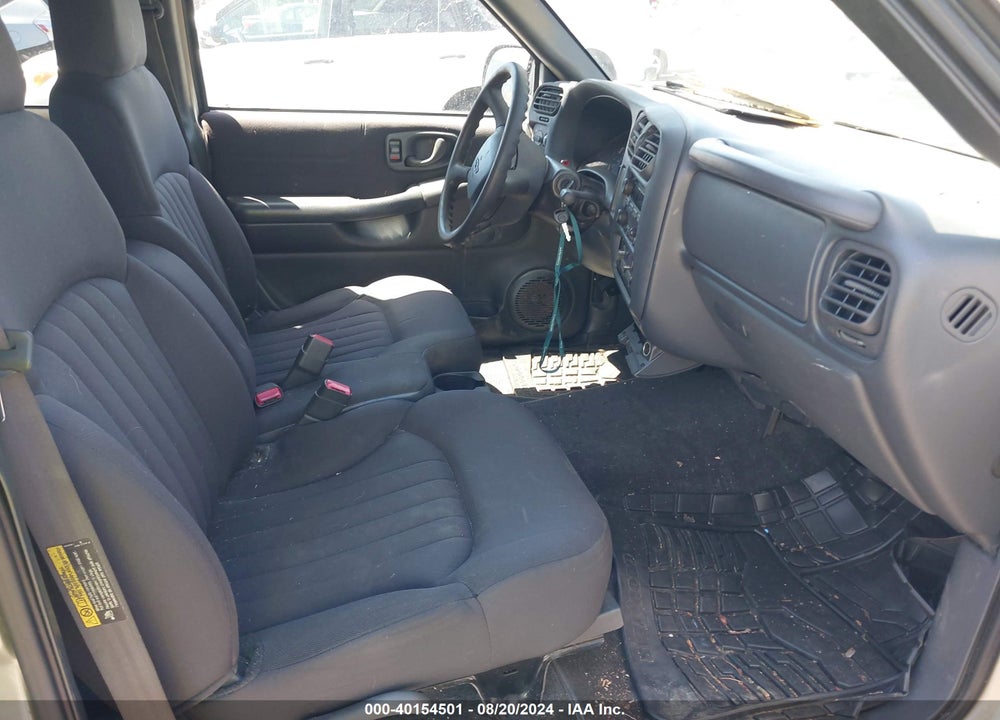 2004 CHEVROLET BLAZER LS VIN: 1GNCS13X84K169058
