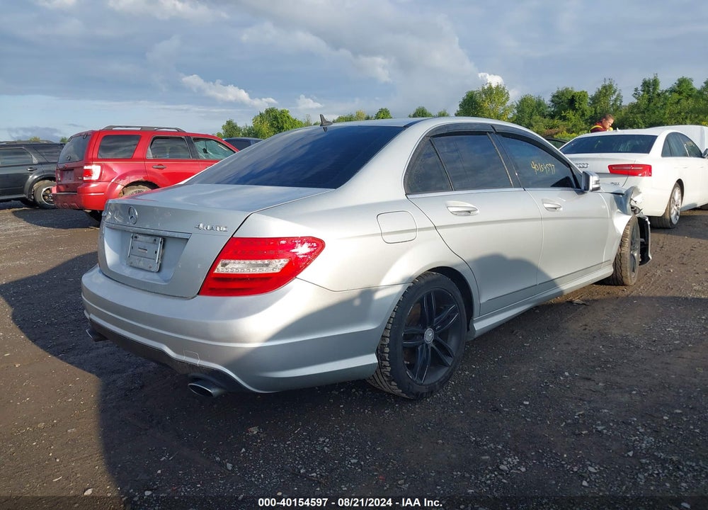 2014 MERCEDES-BENZ C 300 LUXURY 4MATIC/SPORT 4MATIC VIN: WDDGF8AB0ER318401