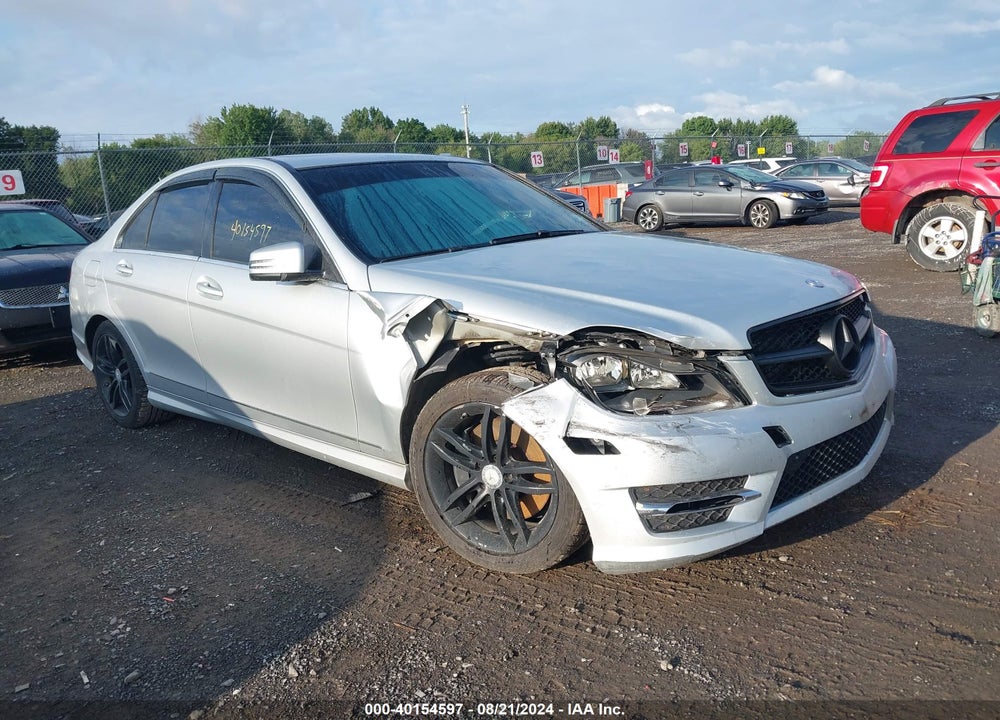 2014 MERCEDES-BENZ C 300 LUXURY 4MATIC/SPORT 4MATIC VIN: WDDGF8AB0ER318401