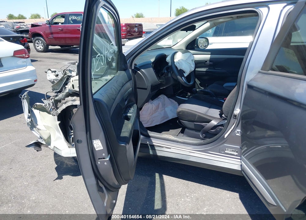 2018 MITSUBISHI OUTLANDER ES VIN: JA4AZ3A39JJ002999