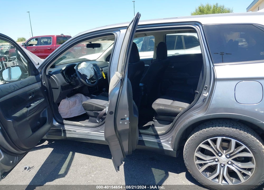 2018 MITSUBISHI OUTLANDER ES VIN: JA4AZ3A39JJ002999