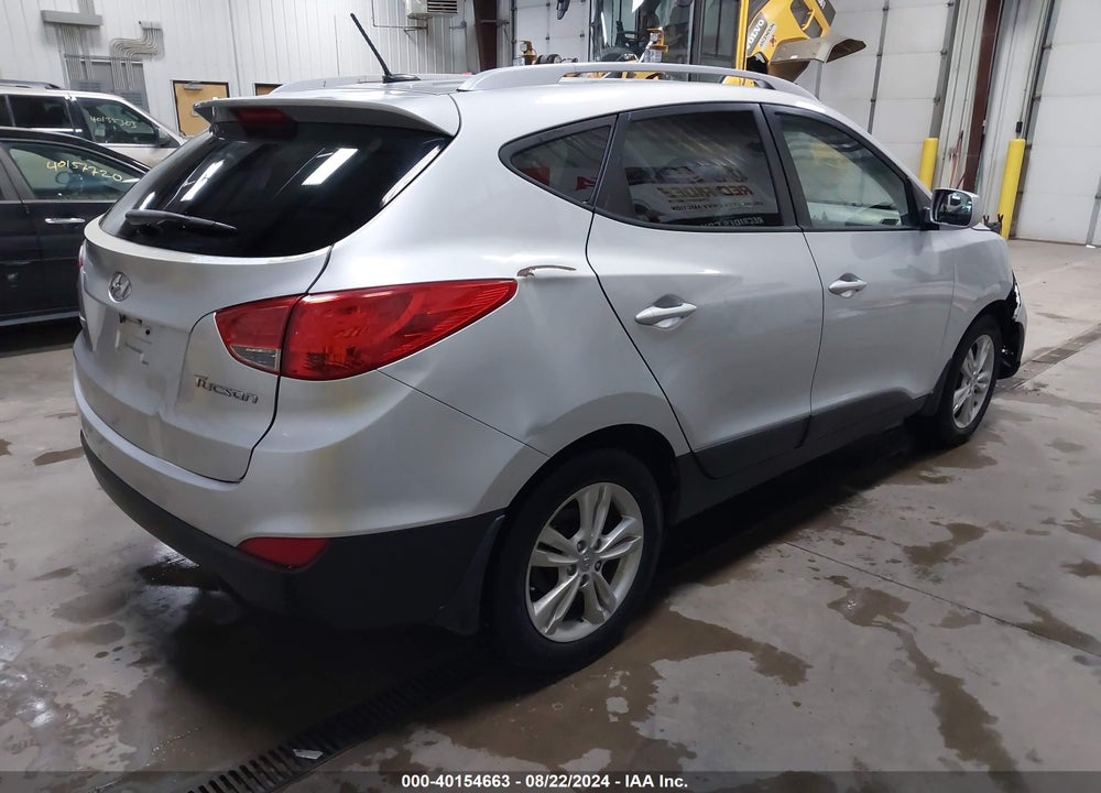 2011 HYUNDAI TUCSON GLS VIN: KM8JU3AC9BU175731