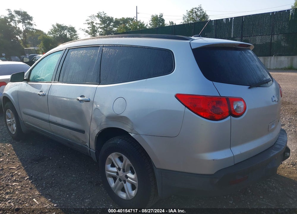 2011 CHEVROLET TRAVERSE LS VIN: 1GNKRFED3BJ405190